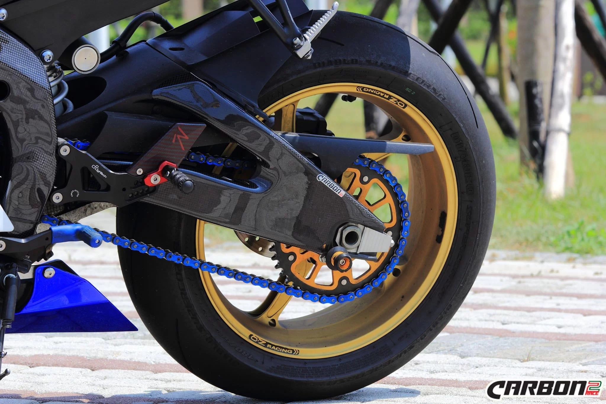 C2R Carbon Fiber Swingarm Covers 2017+ Yamaha R6 – Pit Lane Moto