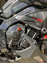 Load image into Gallery viewer, C2R Carbon Fiber Clutch Cover 2015+ Yamaha R1
